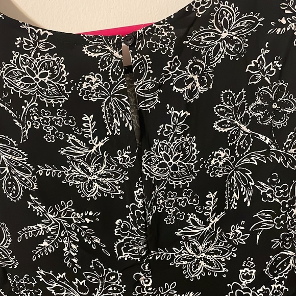 Black and White Dress - Picture 4 of 4